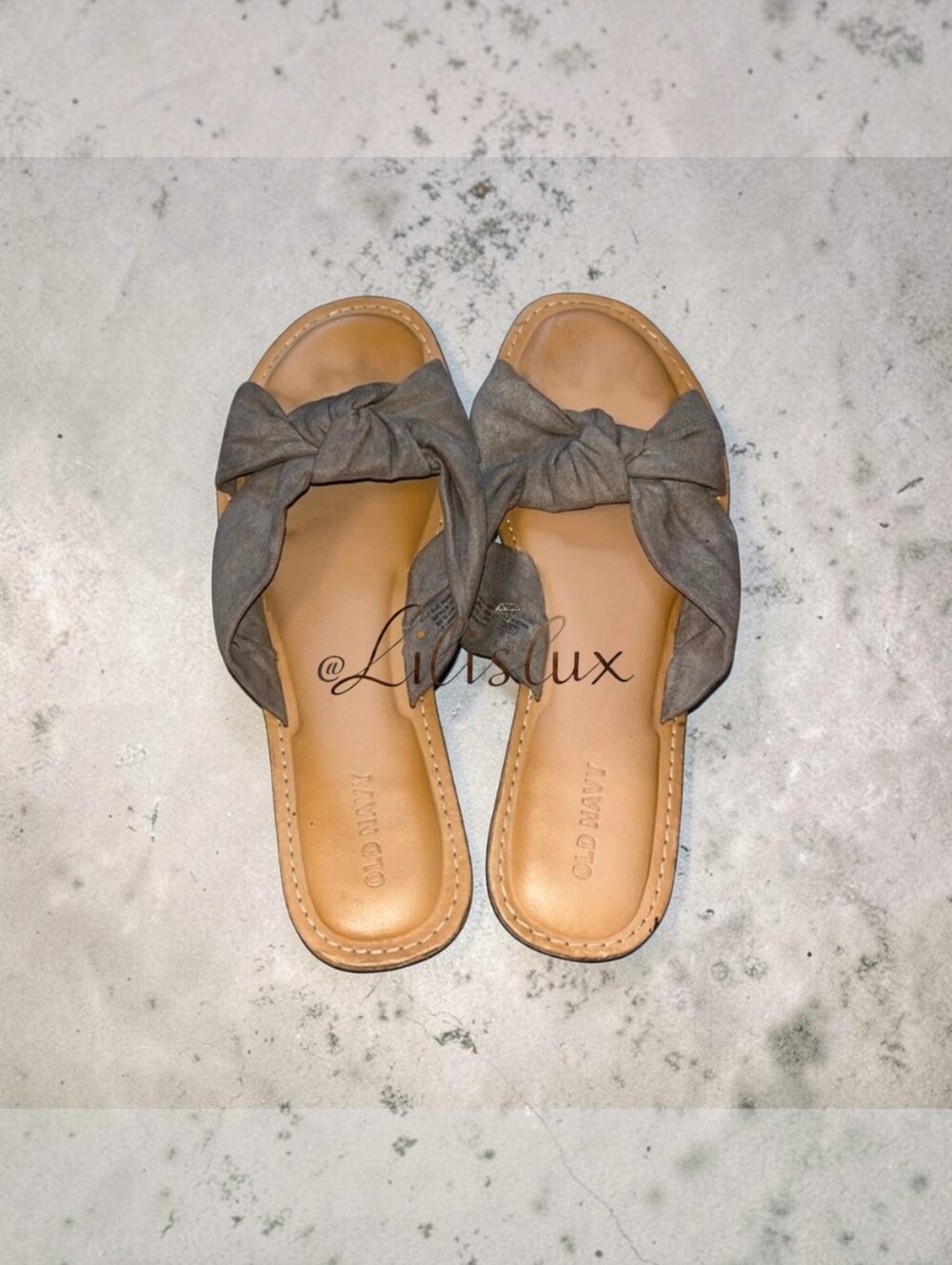 Old Navy Taupe Fabric Tie Bow Knot Sandals Size 8 GUC Simple Easy On Pool Ready